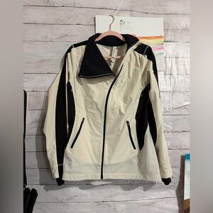 Lululemon Run Draft Dodger Jacket Polar Cream EUC